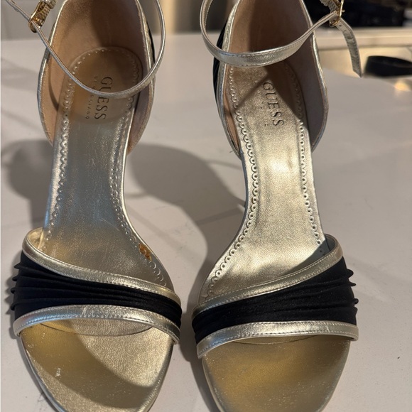 GUESS Elegant Gold and Black Heels - Picture 1 of 5